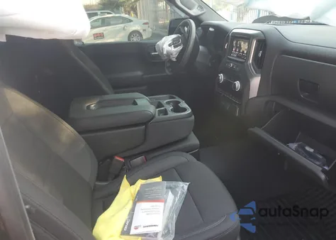 2024 GMC Sierra C1500 z USA, uszkodzony, nr VIN 3GTNHAEK2RG435383